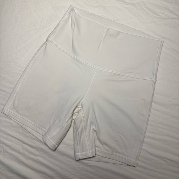 Lululemon Align Shorts White Size 6- 6 inch inseam - Picture 3 of 6